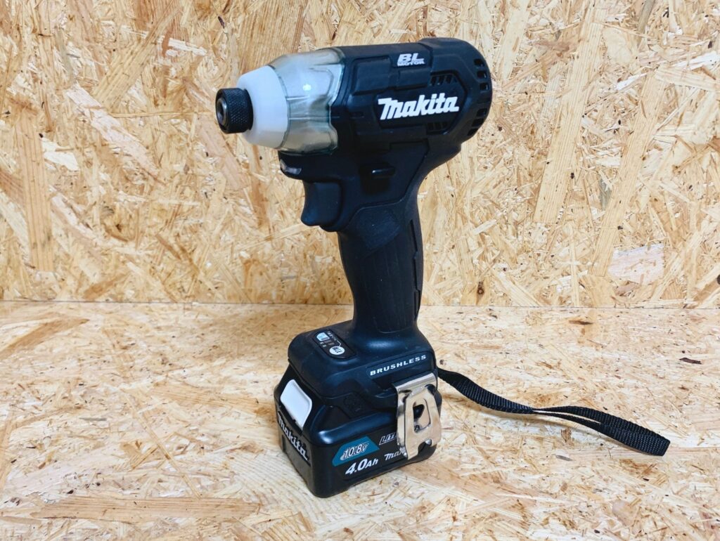 マキタ 10.8V-4.0Ah充電式インパクト TD111D makita