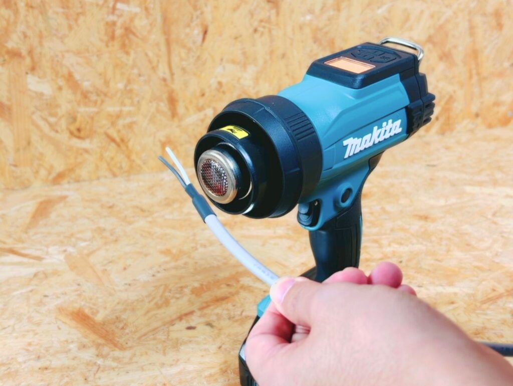 マキタ HG001G 熱収縮チューブへの使用シーン