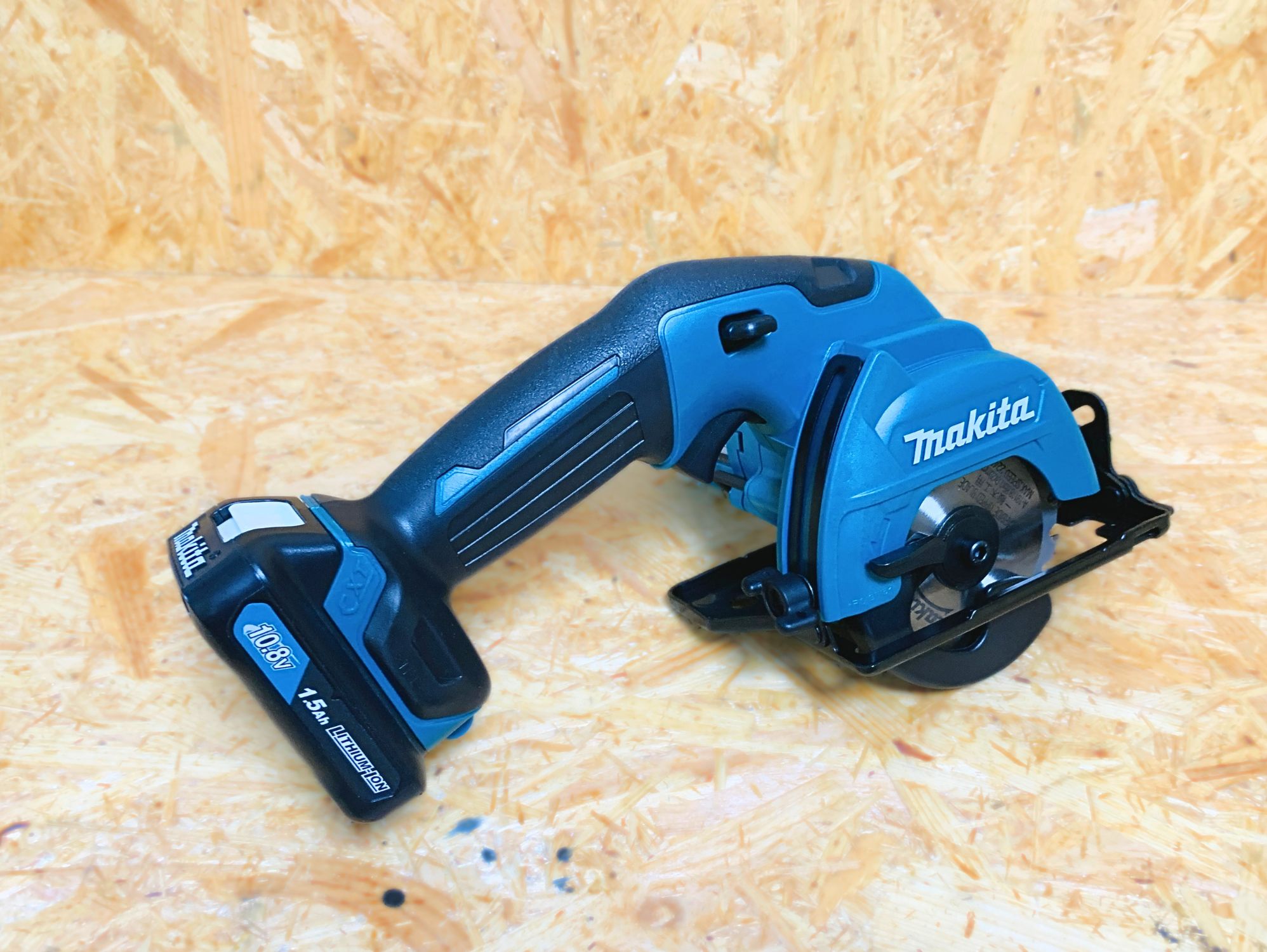マキタ HS301D 本体側面