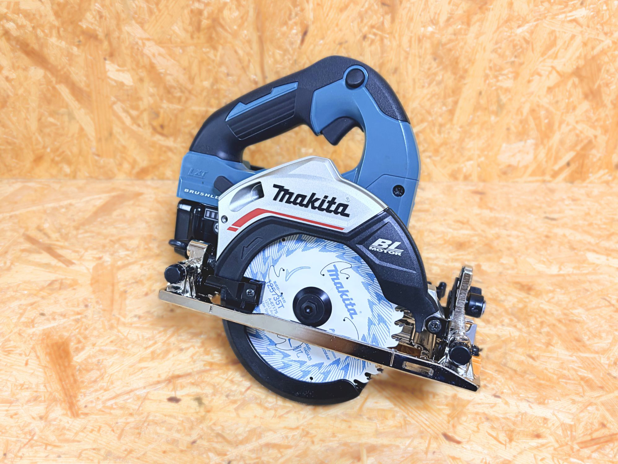 マキタ HS475D 本体側面