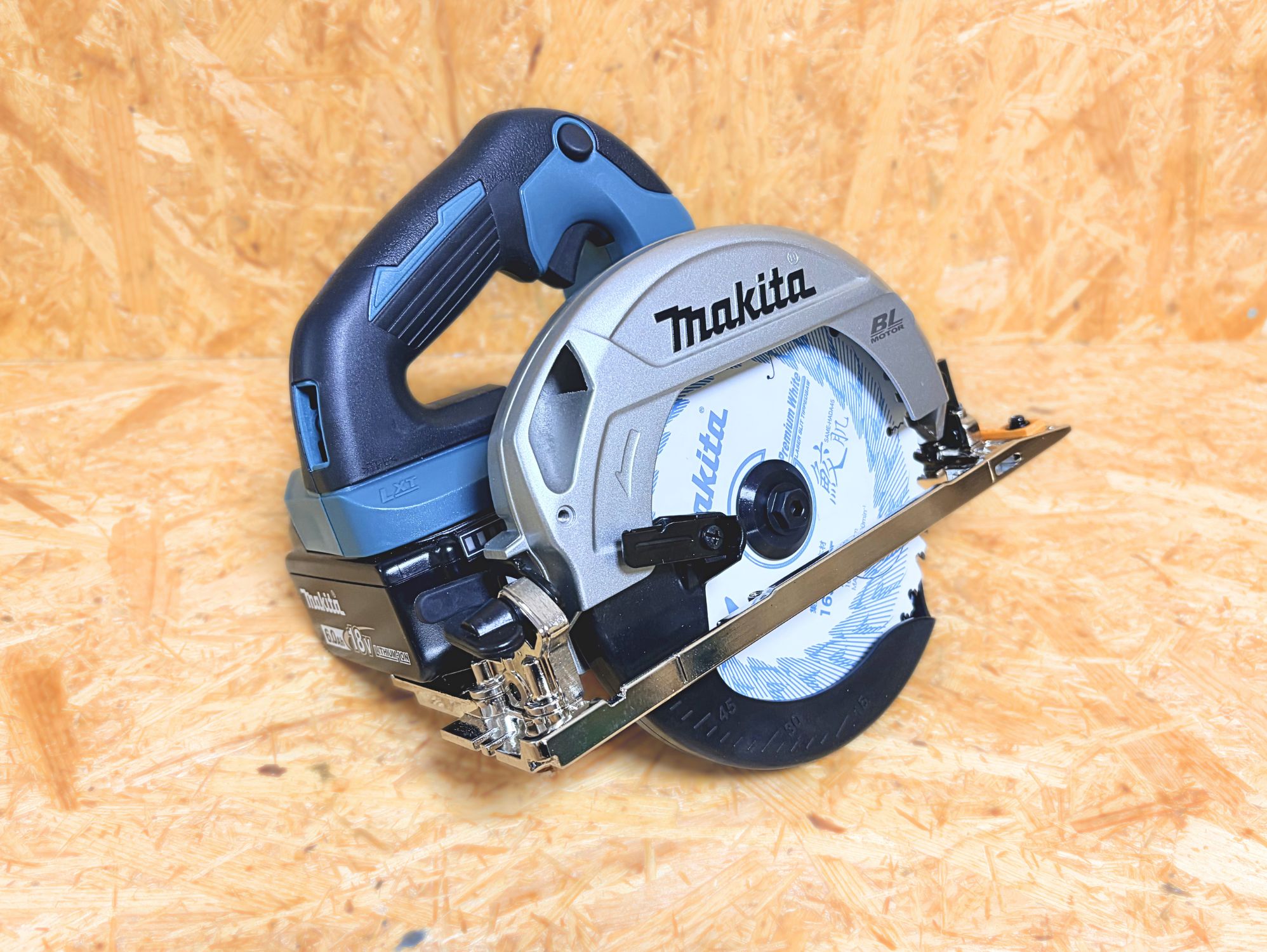マキタHS611D 本体側面