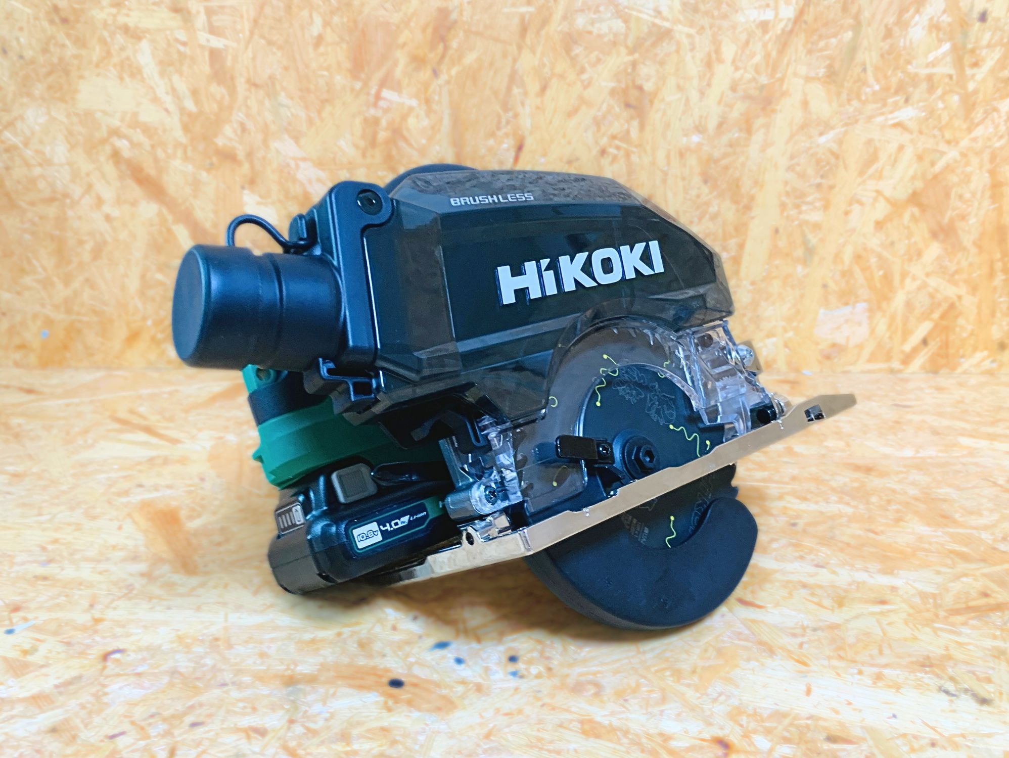 ダストボックスと電池を付けたHiKOKI C1205DYA
