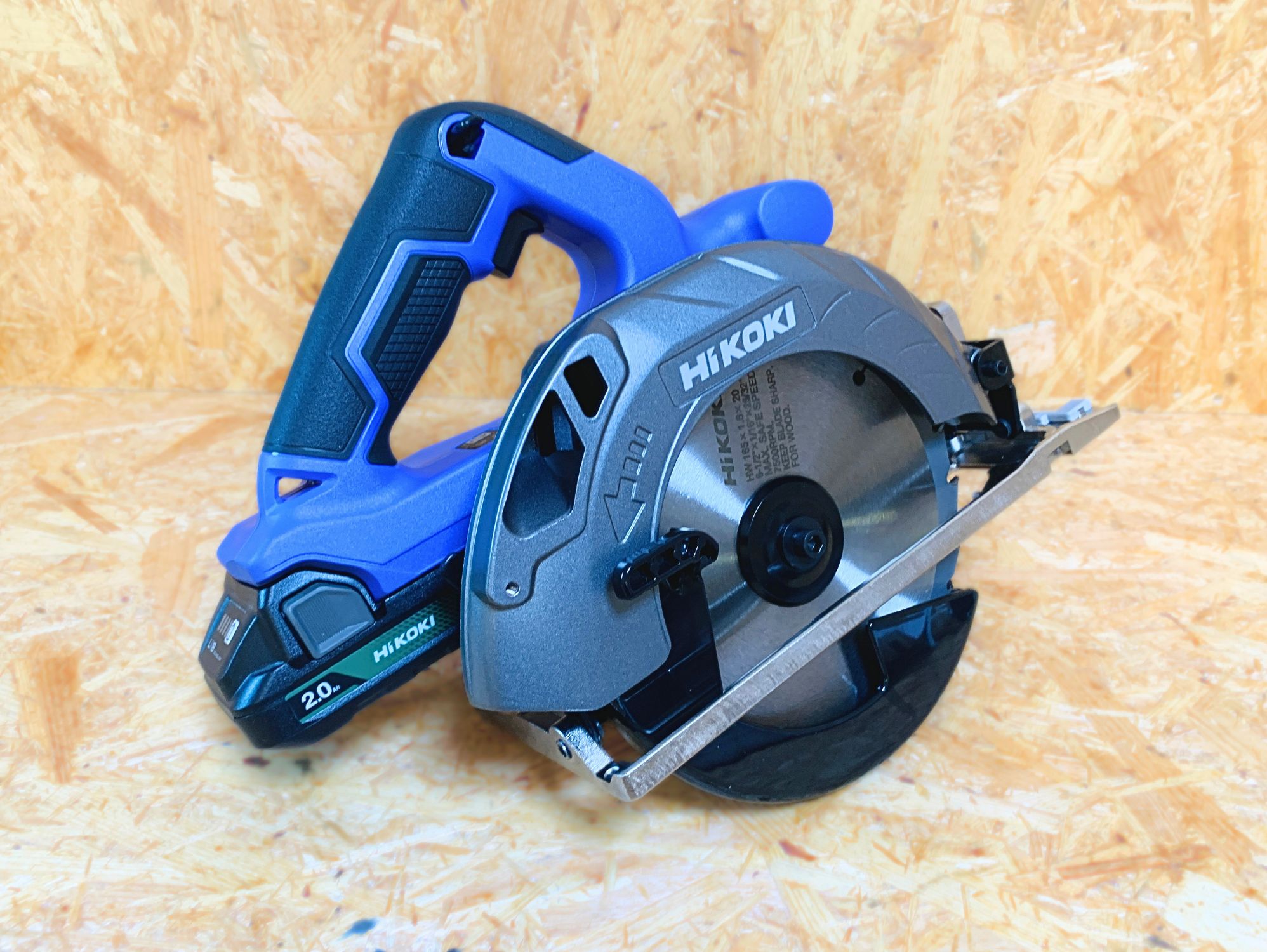 18V・2.0Ahのバッテリーを付けたHiKOKI FC1806DA本体